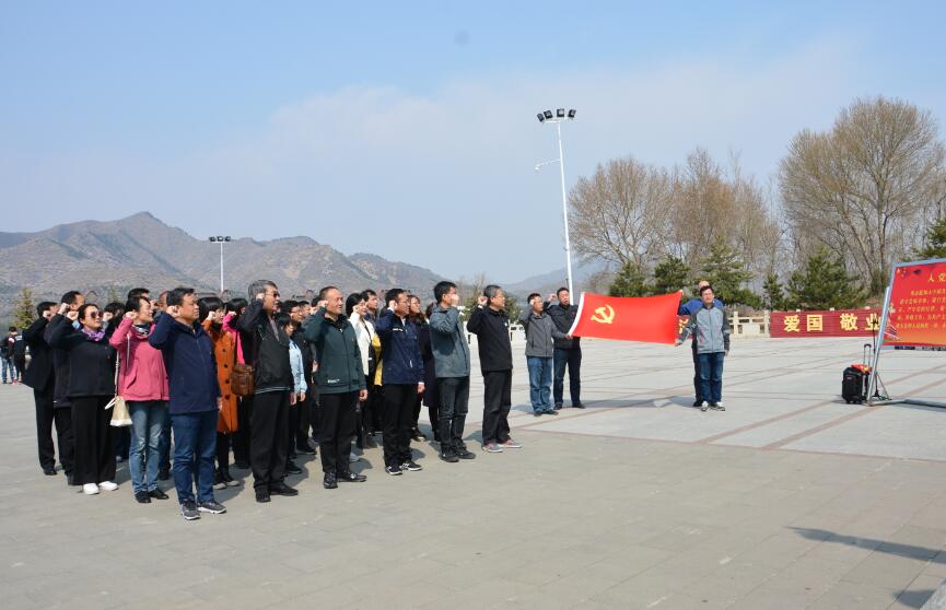 忆峥嵘岁月,悟斗争精神