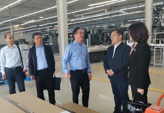 滕方迁调研国内胶印版材市场 