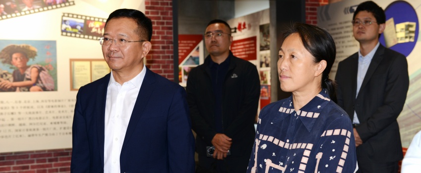 侯景滨会见建信金融总裁鲁秀艳一行